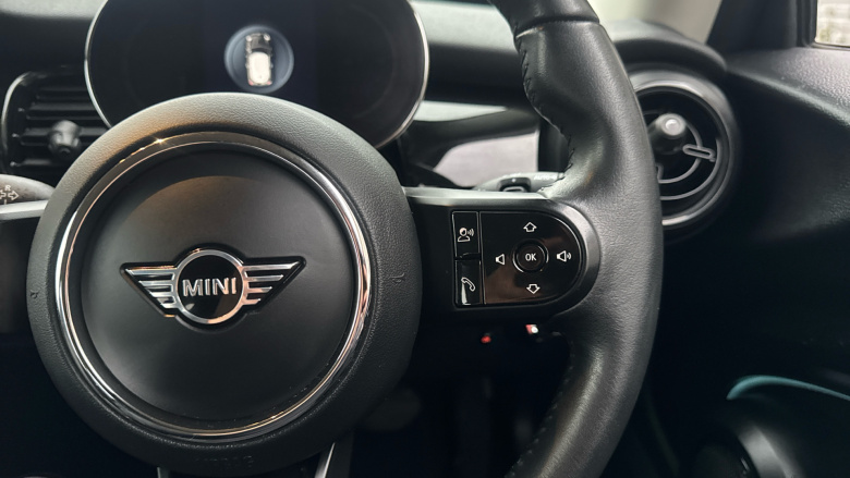 MINI Hatchback 1.5 Cooper Classic 3dr Auto Petrol Hatchback